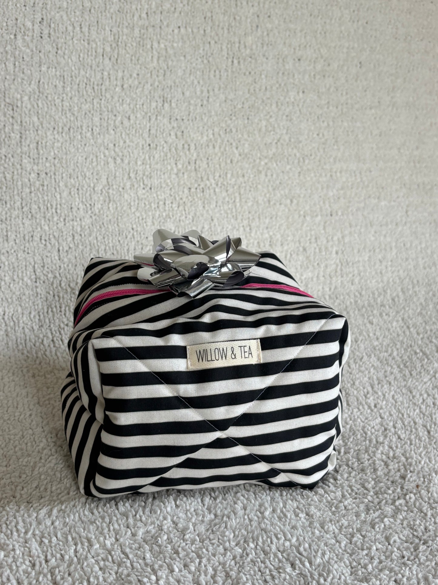 Jumbo Boxy Black & Pink