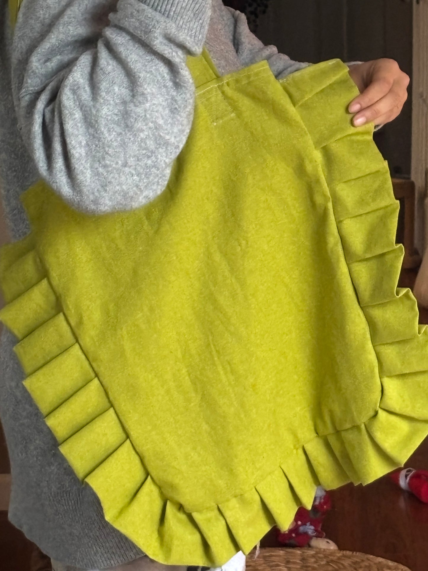 Green Ruffle Shopping Tote
