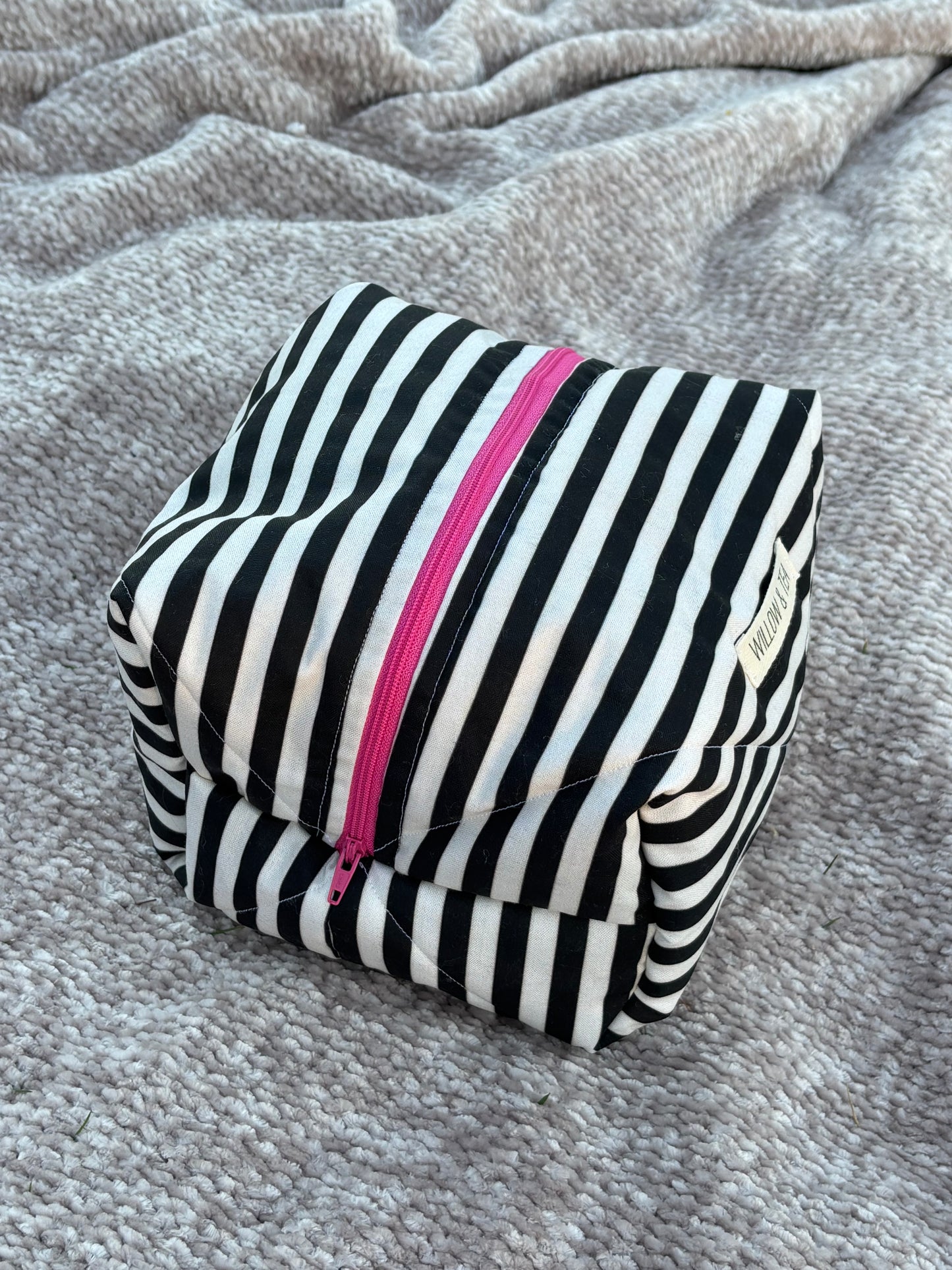 Jumbo Boxy Black & Pink